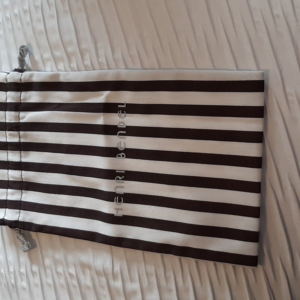 Henri Bendel dust bag